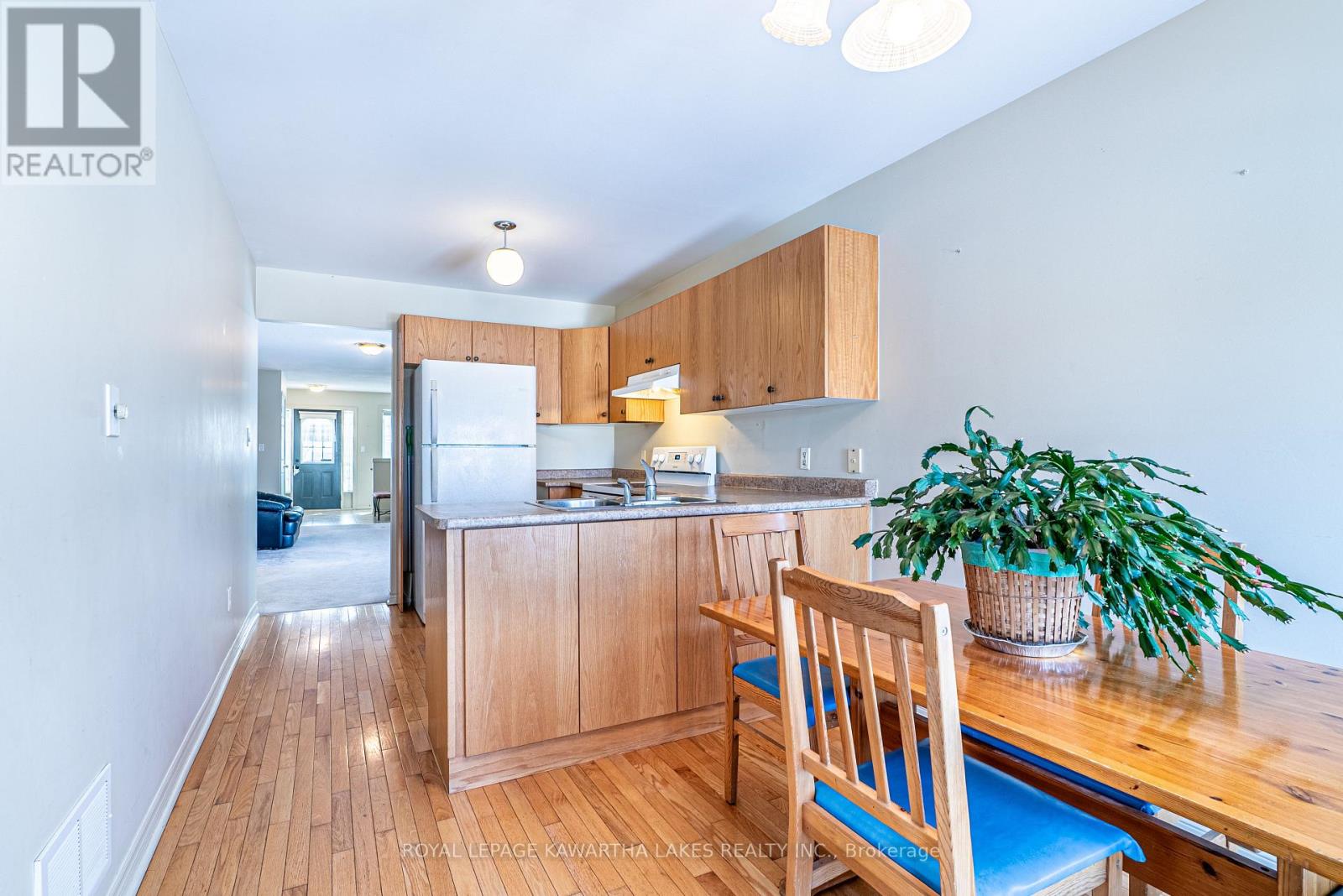 36 Fallingbrook Crescent, Kawartha Lakes, Ontario  K9V 0B3 - Photo 12 - X11970988