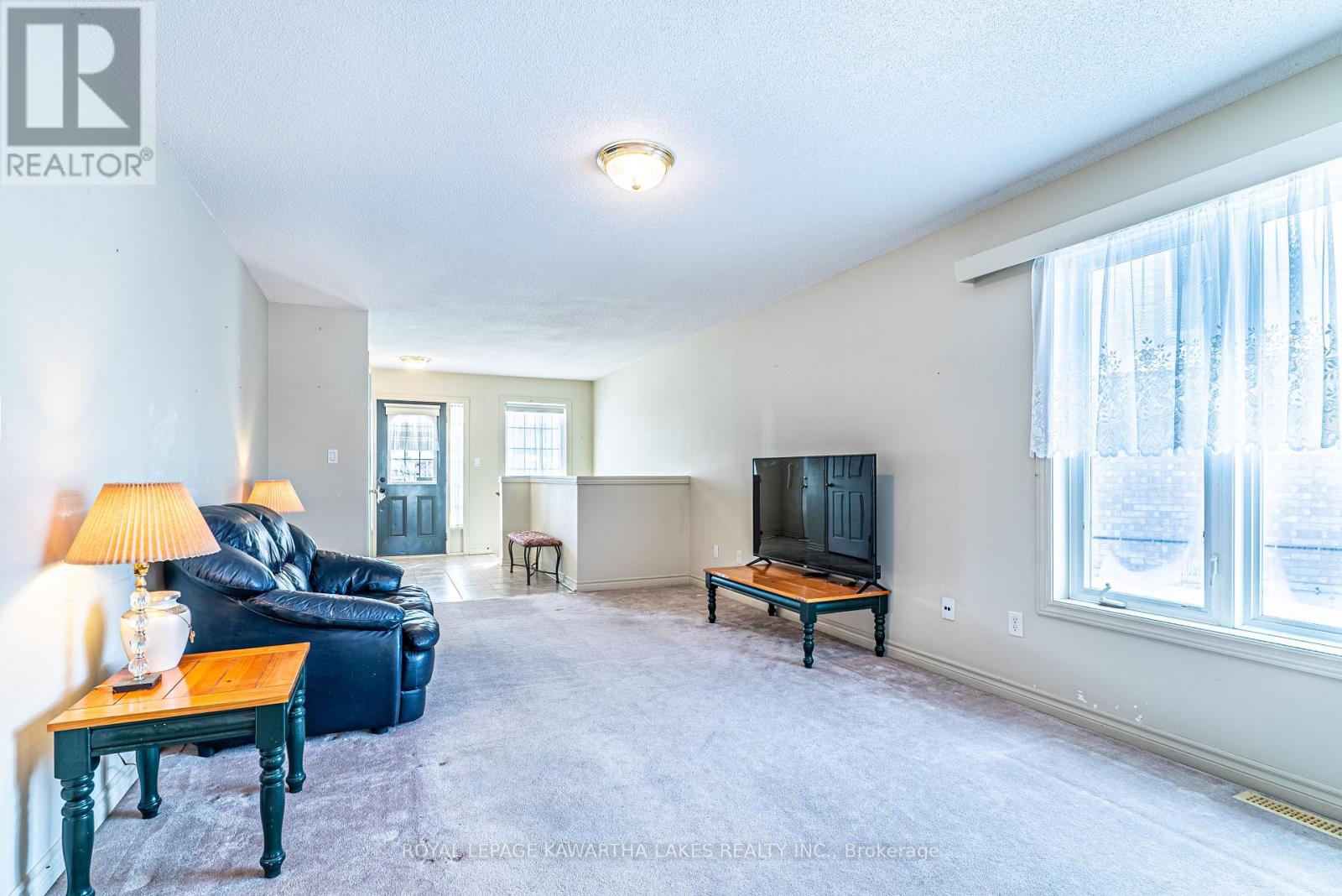 36 Fallingbrook Crescent, Kawartha Lakes, Ontario  K9V 0B3 - Photo 7 - X11970988
