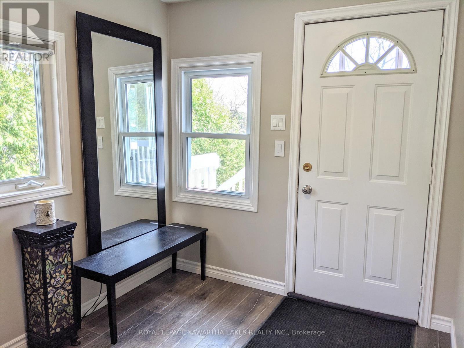 21 Pleasure Street, Kawartha Lakes, Ontario  K0M 1G0 - Photo 18 - X11996271