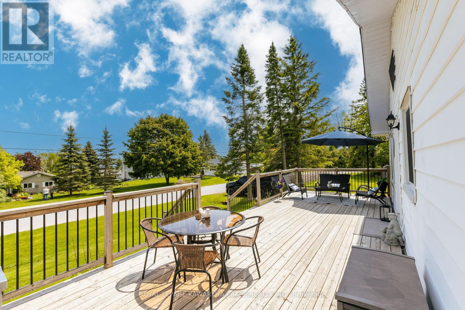 109 Southview Drive, Kawartha Lakes, Ontario  K0M 1G0 - Photo 4 - X12191138