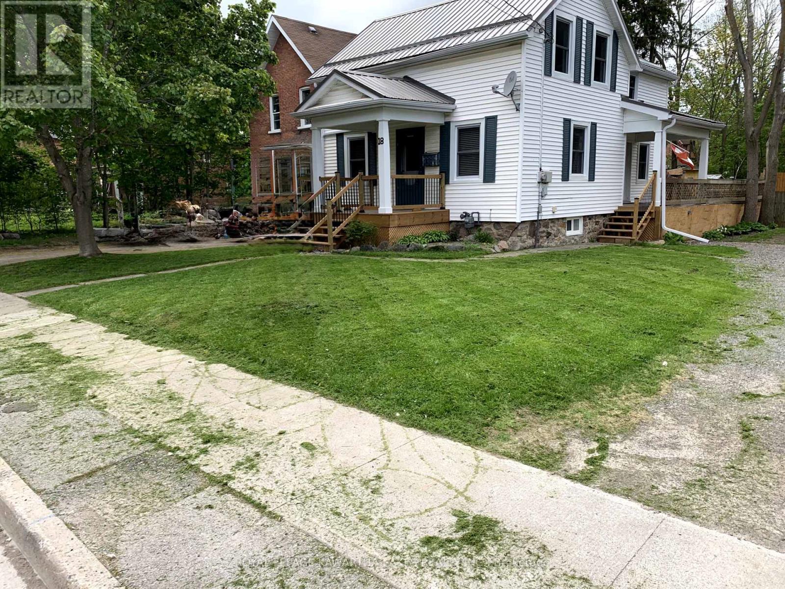 18 Bond Street W, Kawartha Lakes, Ontario  K9V 3P6 - Photo 16 - X12194712