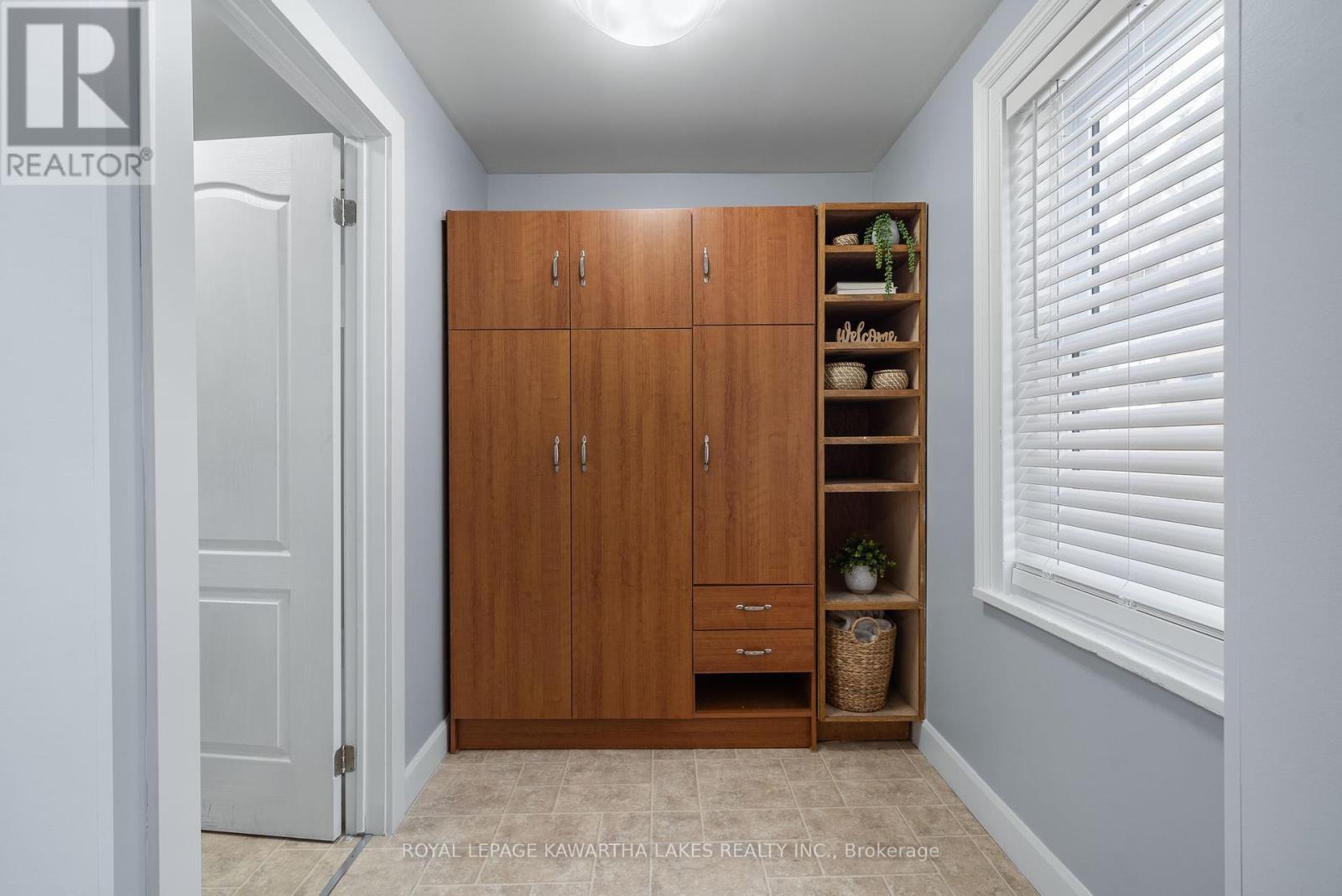 18 Bond Street W, Kawartha Lakes, Ontario  K9V 3P6 - Photo 7 - X12194712