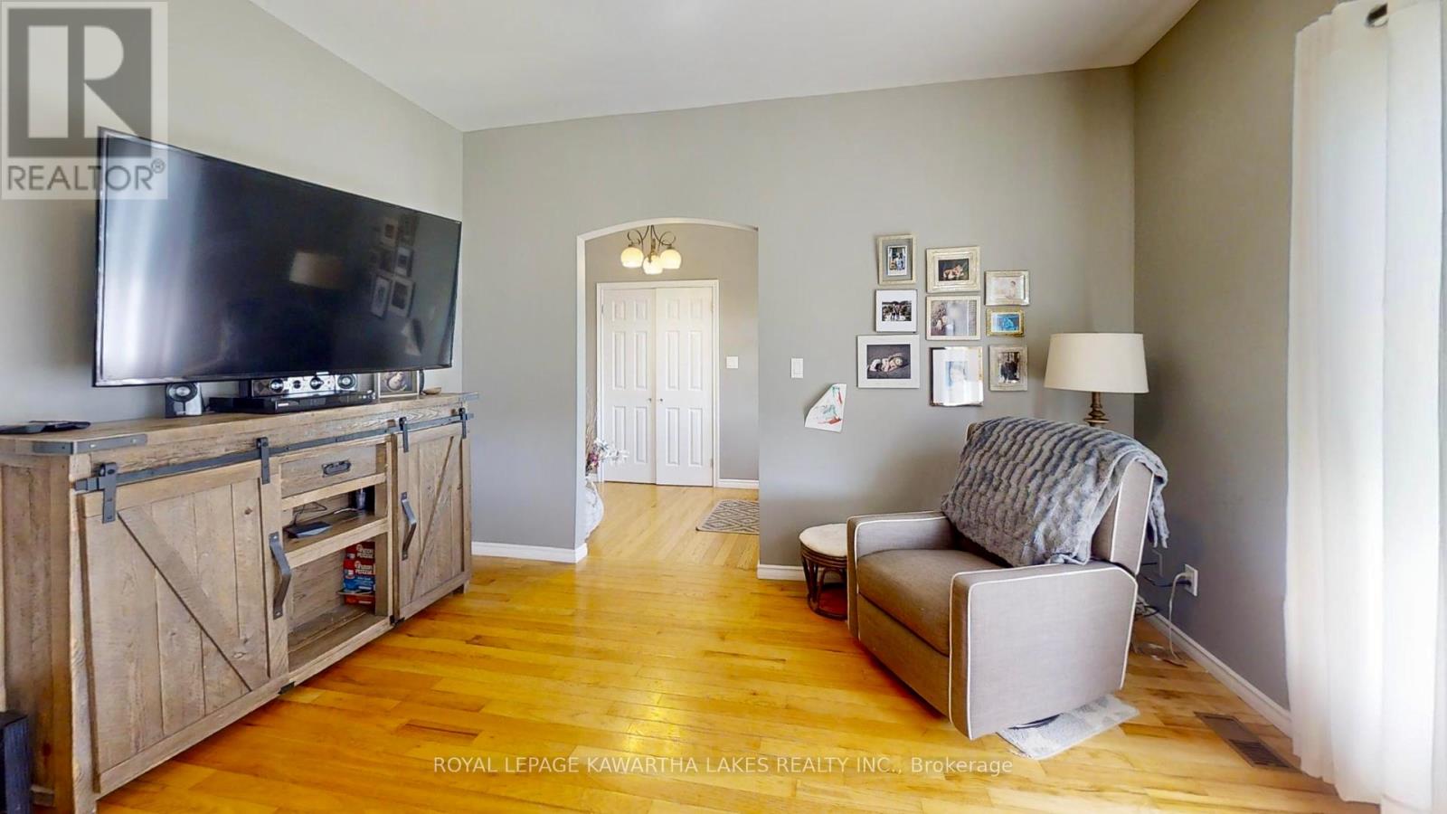 674 Osborne Street, Brock, Ontario  L0K 1A0 - Photo 7 - N12201785