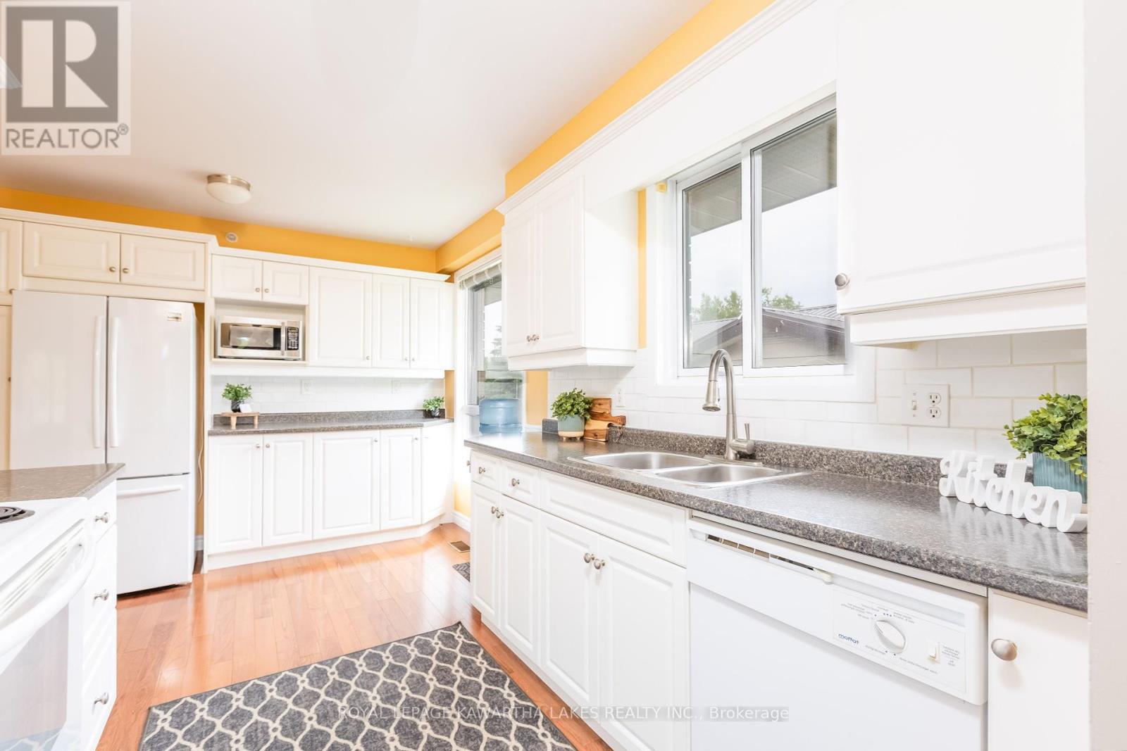 12 Hillside Drive, Kawartha Lakes, Ontario  K9V 1A4 - Photo 12 - X12215114
