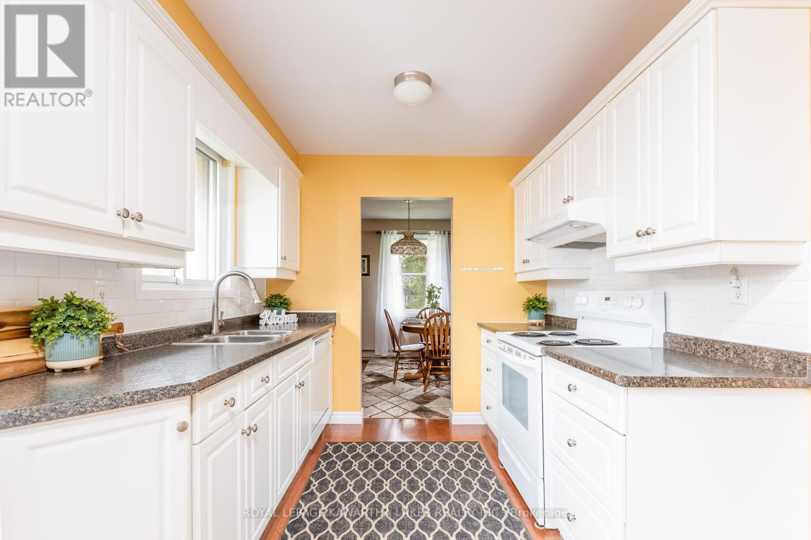 12 Hillside Drive, Kawartha Lakes, Ontario  K9V 1A4 - Photo 13 - X12215114