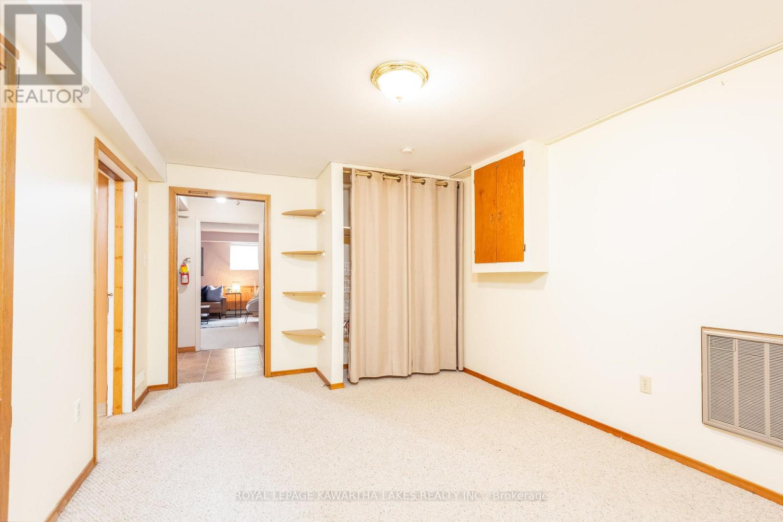 12 Hillside Drive, Kawartha Lakes, Ontario  K9V 1A4 - Photo 27 - X12215114