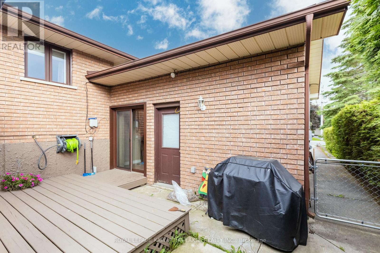 12 Hillside Drive, Kawartha Lakes, Ontario  K9V 1A4 - Photo 31 - X12215114
