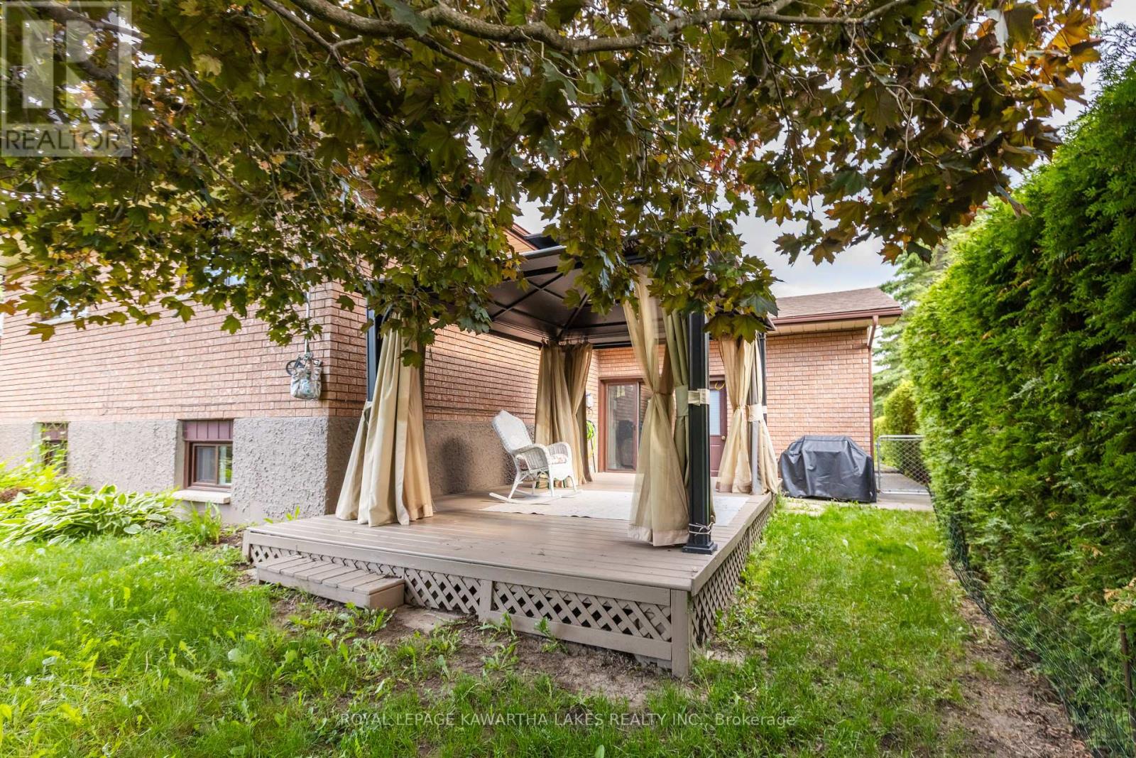 12 Hillside Drive, Kawartha Lakes, Ontario  K9V 1A4 - Photo 33 - X12215114